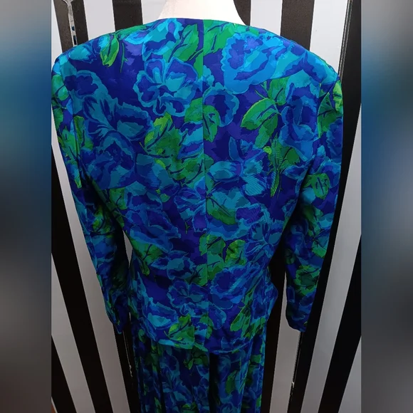 Adrianna Papell silk 2pc set - Picture 8 of 10